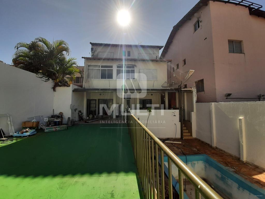 Casa à venda com 4 quartos, 327m² - Foto 32