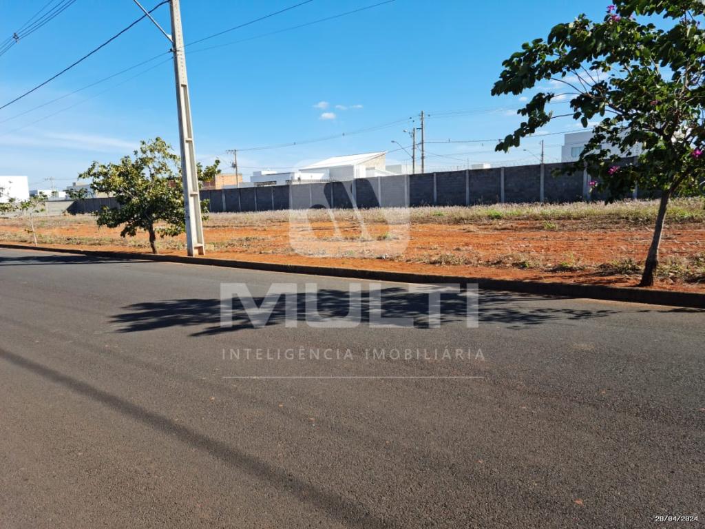 Loteamento e Condomínio - Foto 1