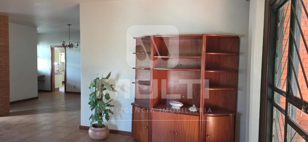 Casa, 4 quartos, 260 m² - Foto 1