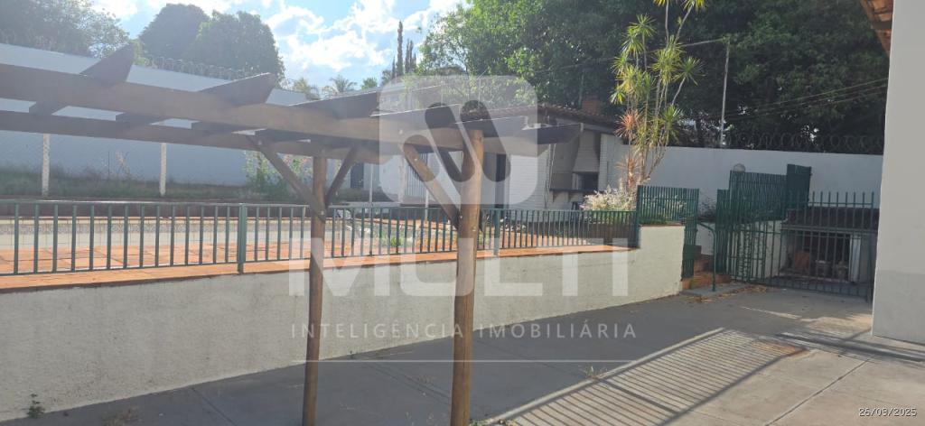 Casa, 4 quartos, 260 m² - Foto 35