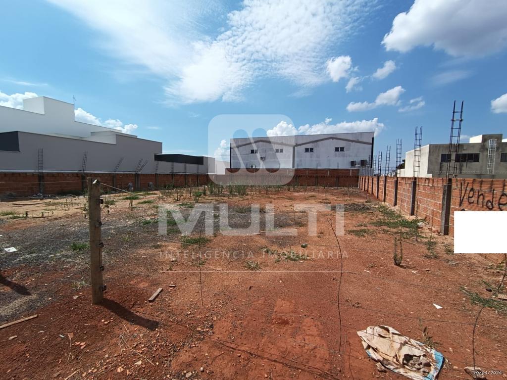 Loteamento e Condomínio à venda com 1 quarto, 600m² - Foto 1