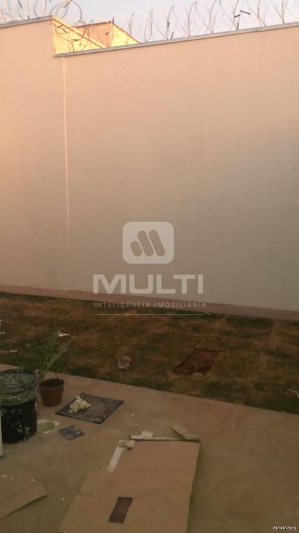 Casa à venda com 3 quartos, 80m² - Foto 1