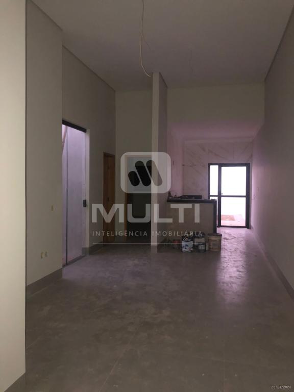 Casa à venda com 3 quartos, 80m² - Foto 4