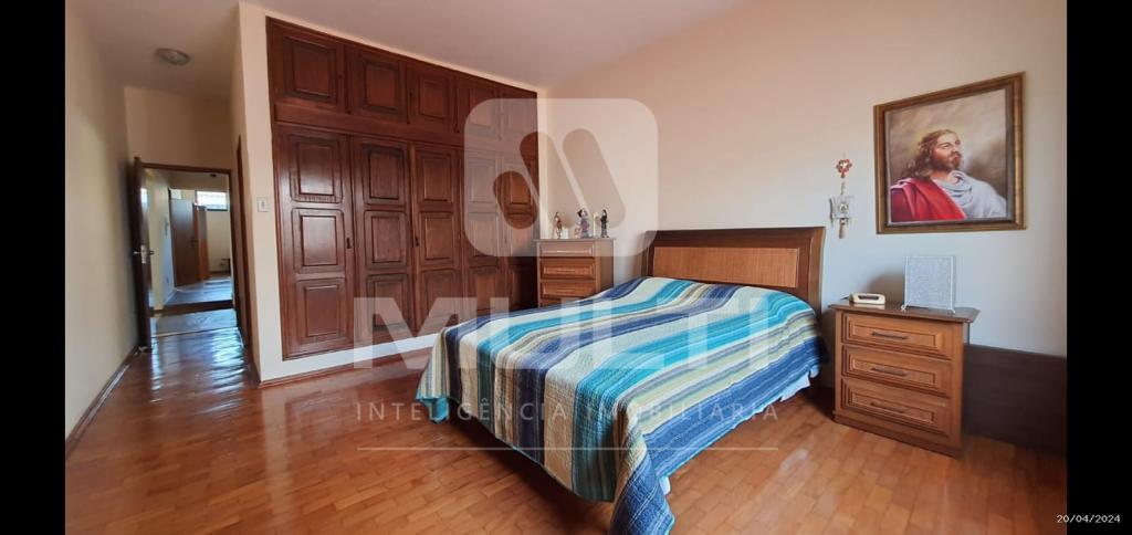 Casa à venda com 3 quartos, 350m² - Foto 3