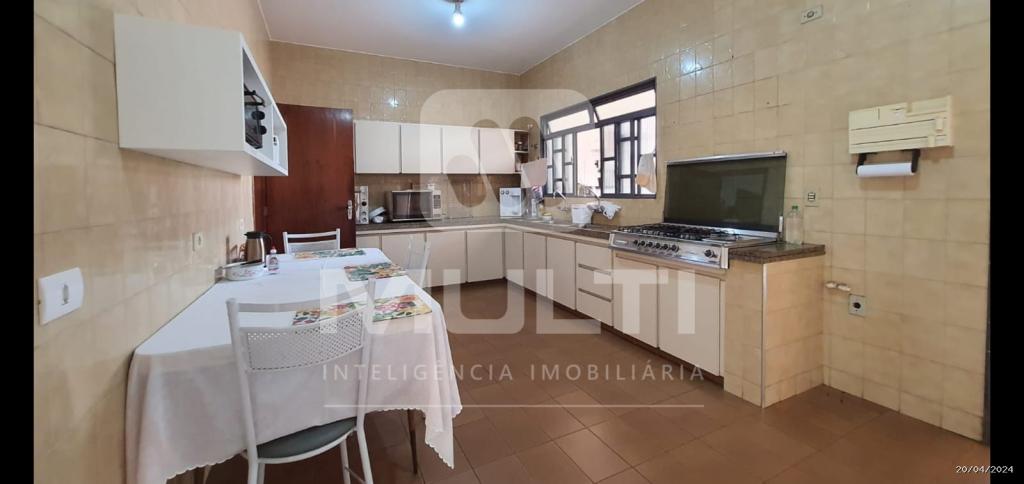 Casa à venda com 3 quartos, 350m² - Foto 4