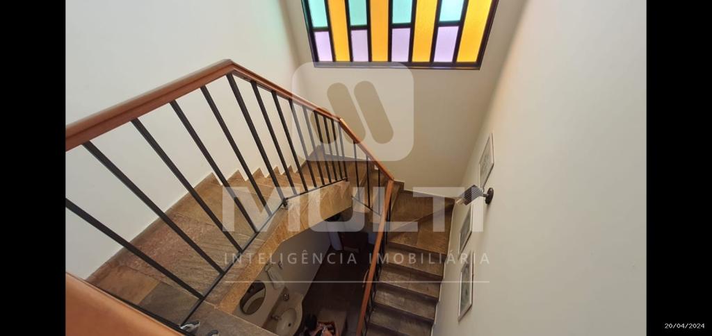 Casa à venda com 3 quartos, 350m² - Foto 8