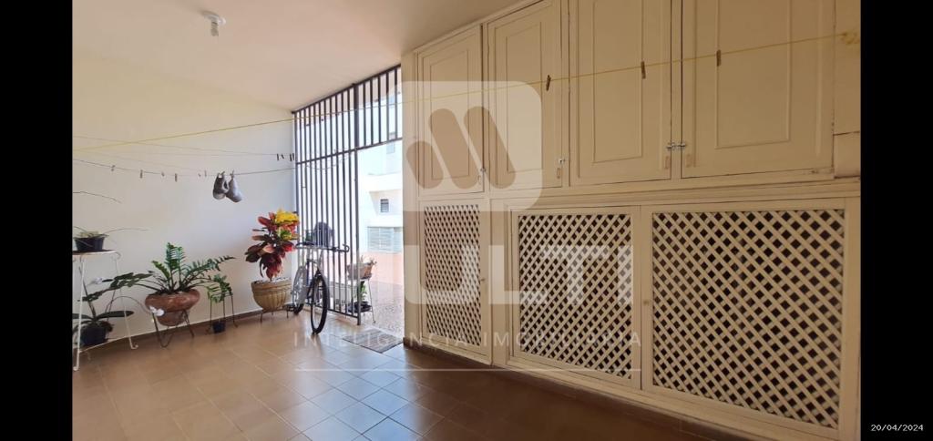 Casa à venda com 3 quartos, 350m² - Foto 9