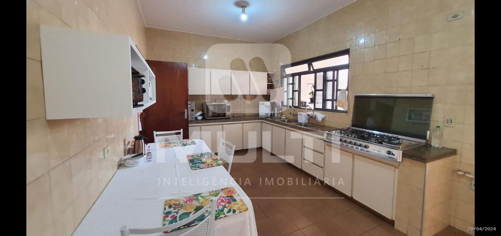 Casa à venda com 3 quartos, 350m² - Foto 10