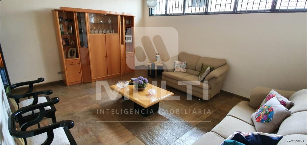 Casa à venda com 3 quartos, 350m² - Foto 27