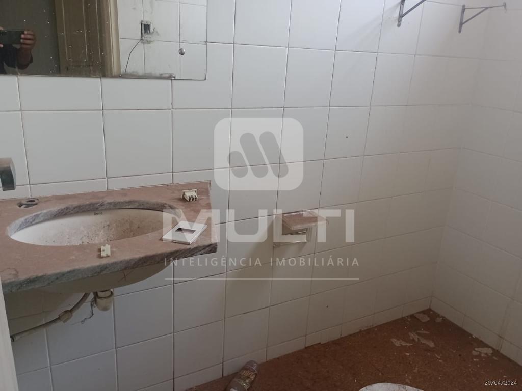 Casa à venda com 4 quartos, 280m² - Foto 3