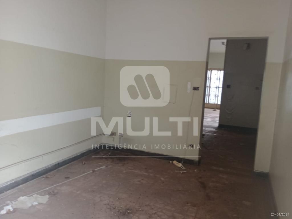 Casa à venda com 4 quartos, 280m² - Foto 14