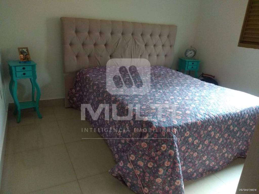 Casa à venda com 3 quartos, 105m² - Foto 4