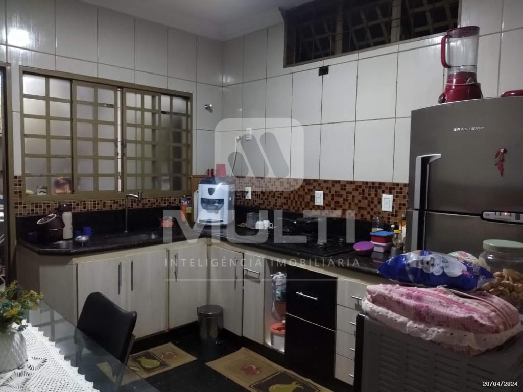 Casa à venda com 3 quartos, 105m² - Foto 11