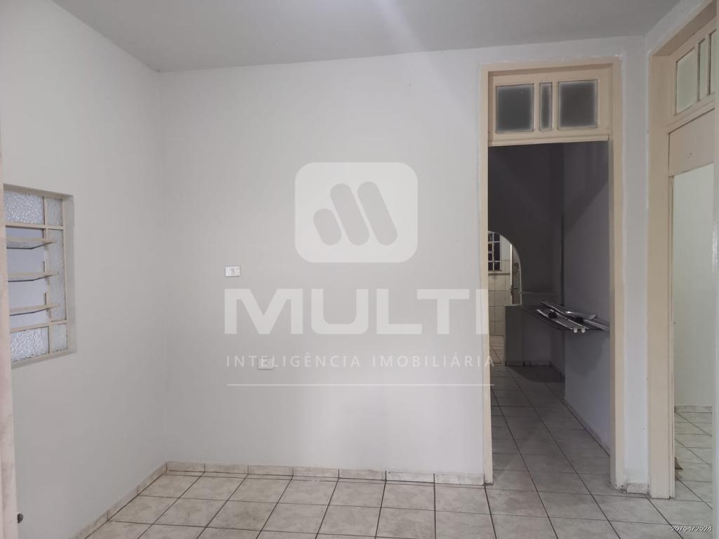 Casa à venda com 3 quartos, 180m² - Foto 3