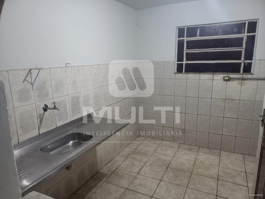 Casa à venda com 3 quartos, 180m² - Foto 11