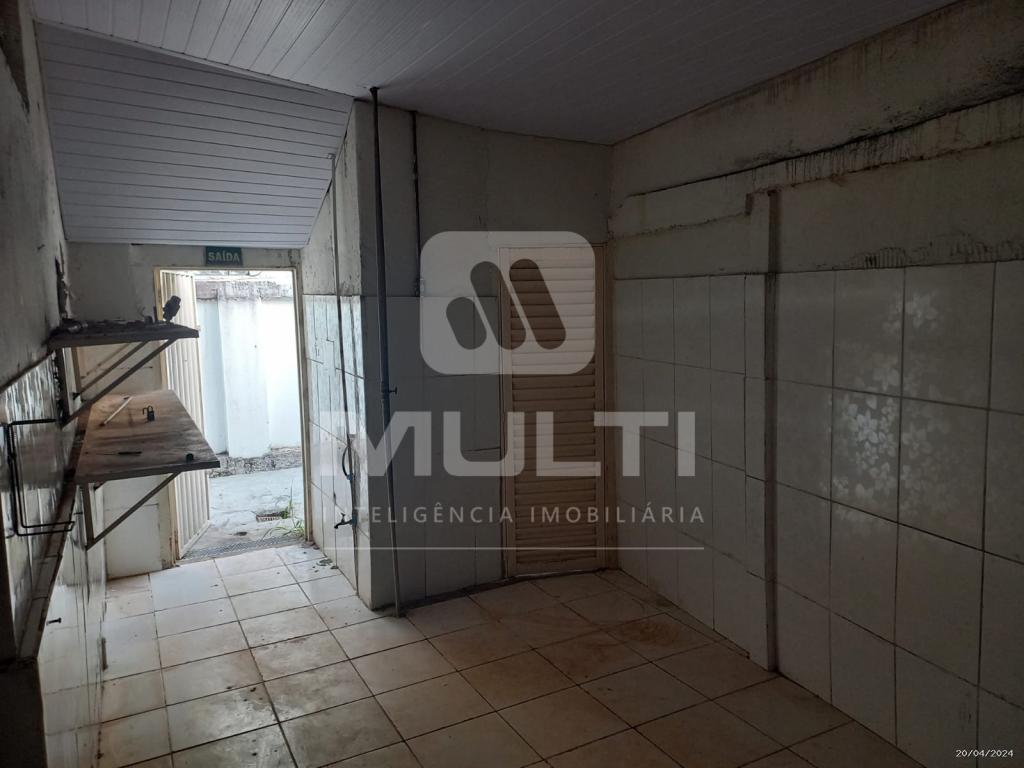 Casa à venda com 3 quartos, 180m² - Foto 14