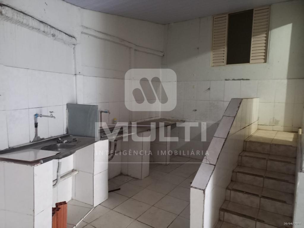 Casa à venda com 3 quartos, 180m² - Foto 16