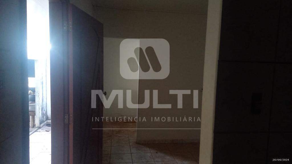 Casa à venda com 2 quartos, 291m² - Foto 5