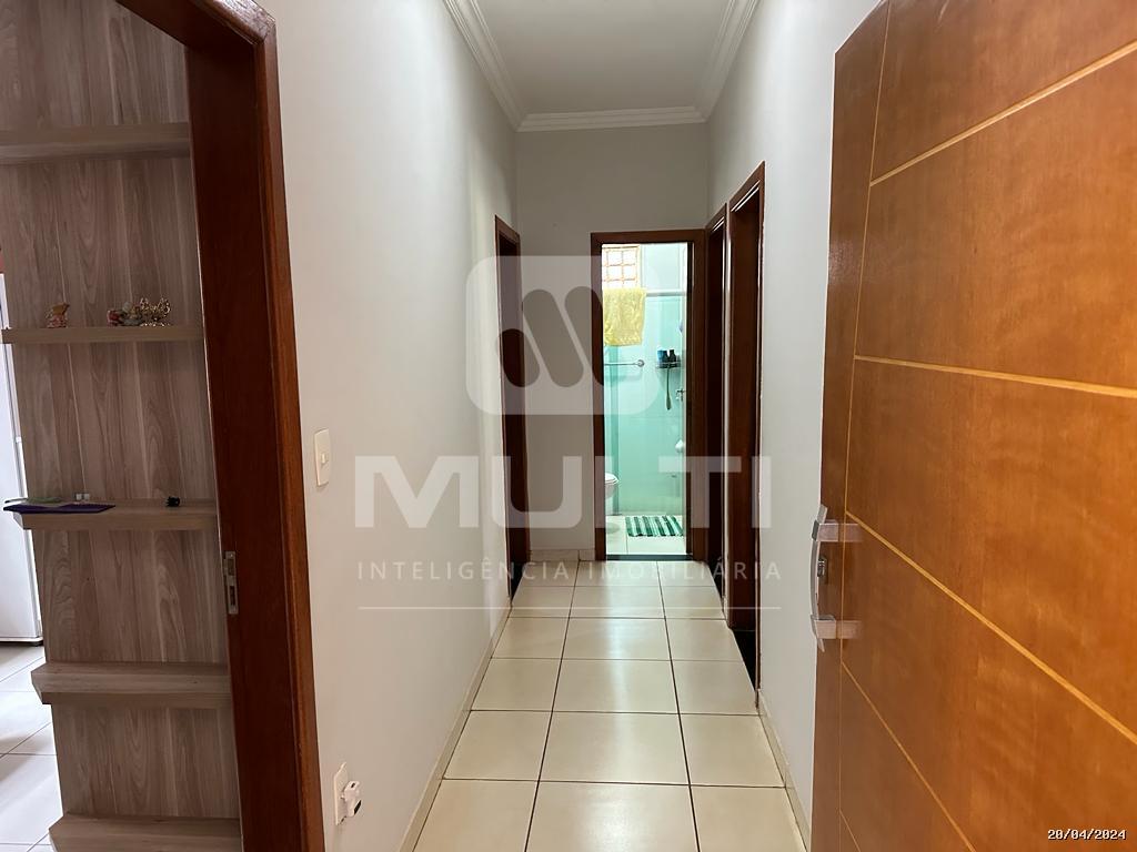 Casa à venda com 3 quartos, 250m² - Foto 3