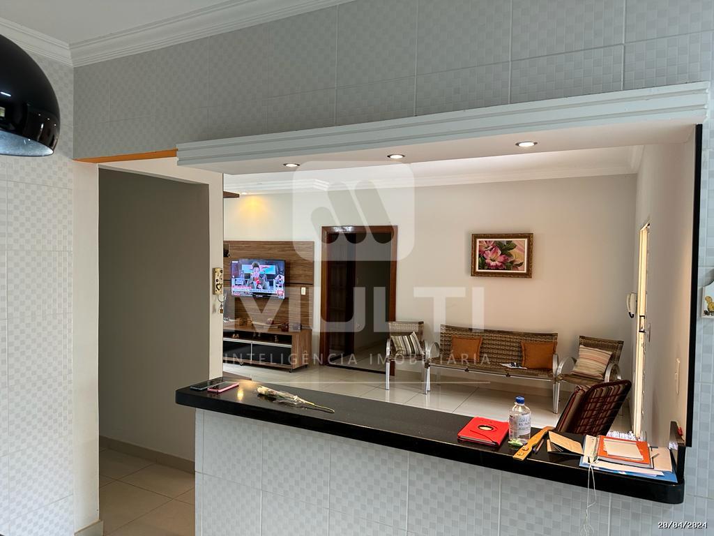 Casa à venda com 3 quartos, 250m² - Foto 9