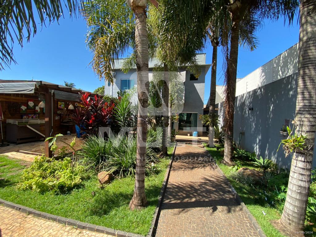 Casa, 3 quartos, 202 m² - Foto 1