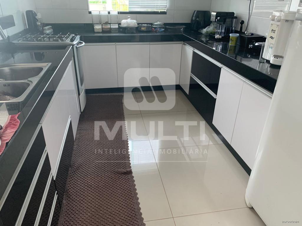 Casa, 3 quartos, 288 m² - Foto 3