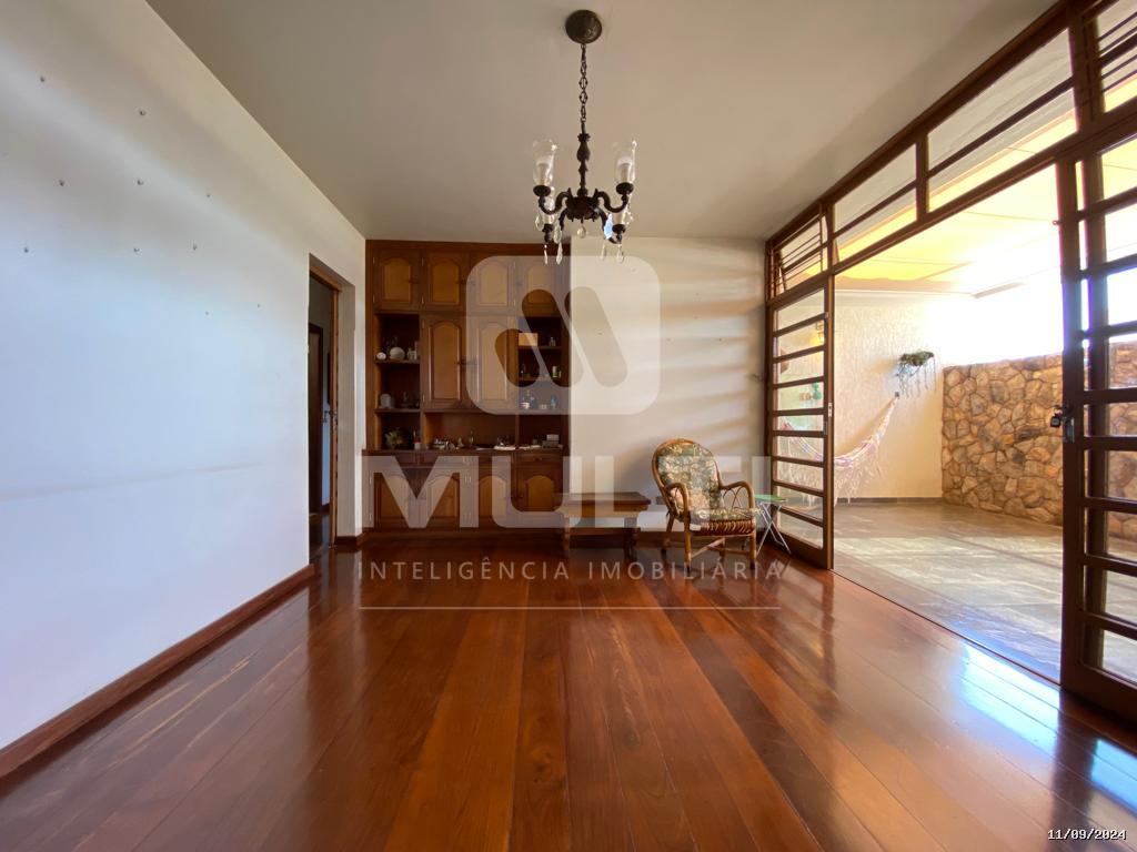Casa à venda com 4 quartos, 238m² - Foto 4