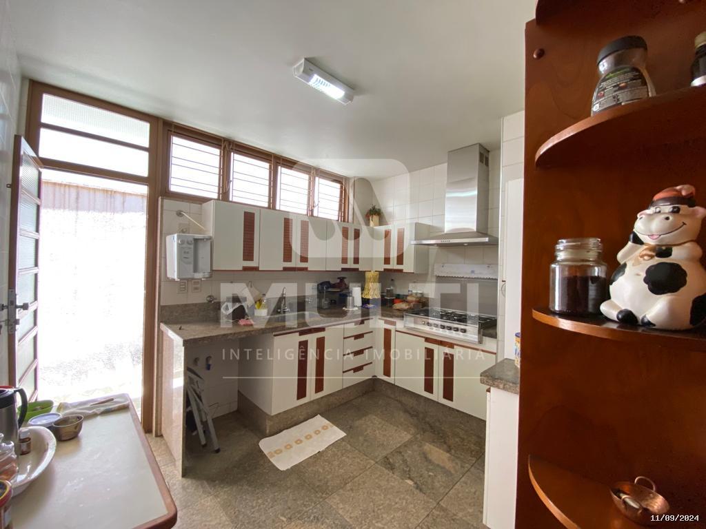 Casa à venda com 4 quartos, 238m² - Foto 10