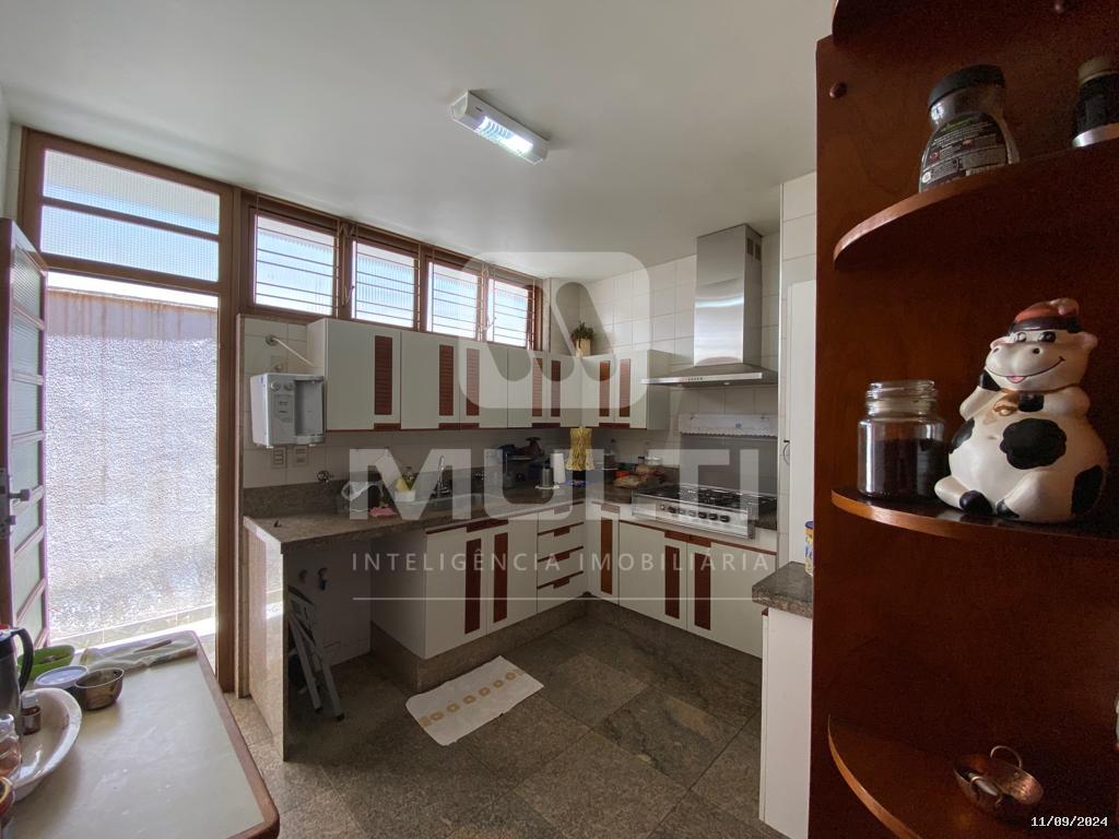 Casa à venda com 4 quartos, 238m² - Foto 11