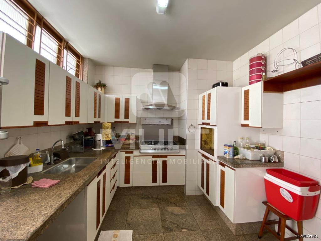 Casa à venda com 4 quartos, 238m² - Foto 12