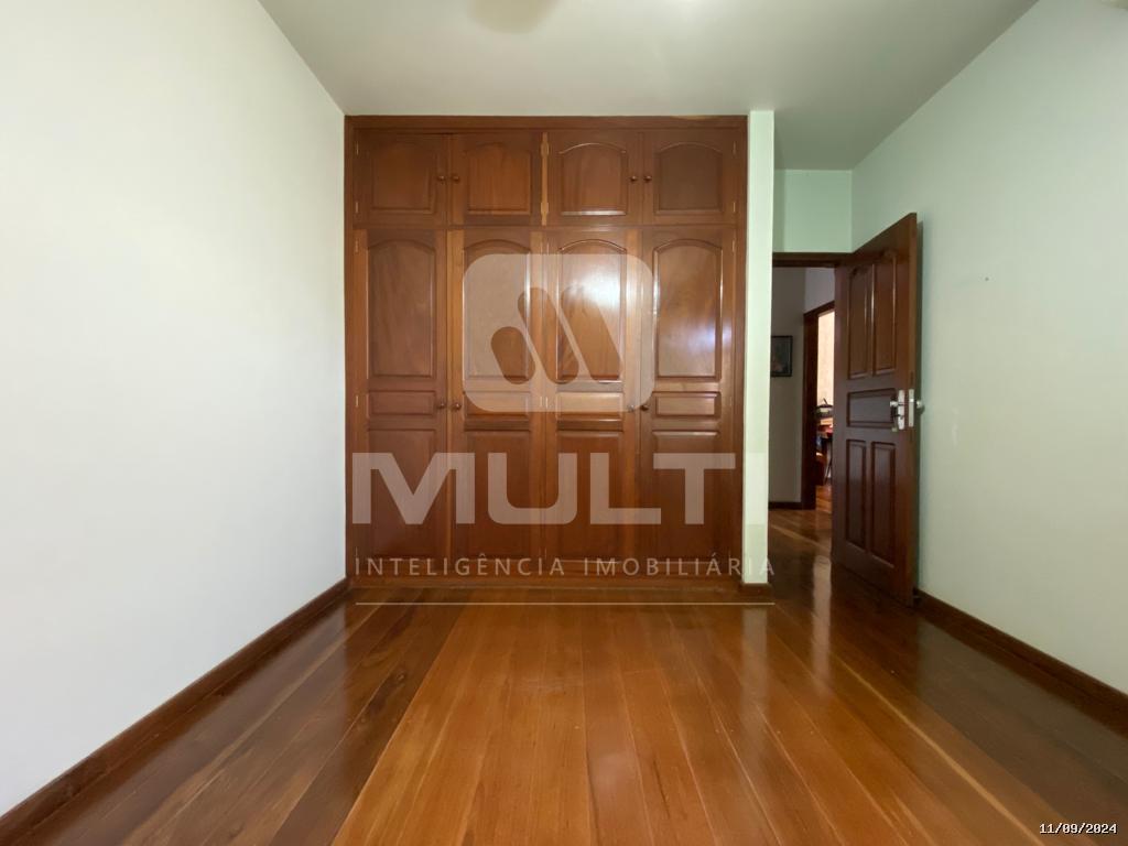 Casa à venda com 4 quartos, 238m² - Foto 13