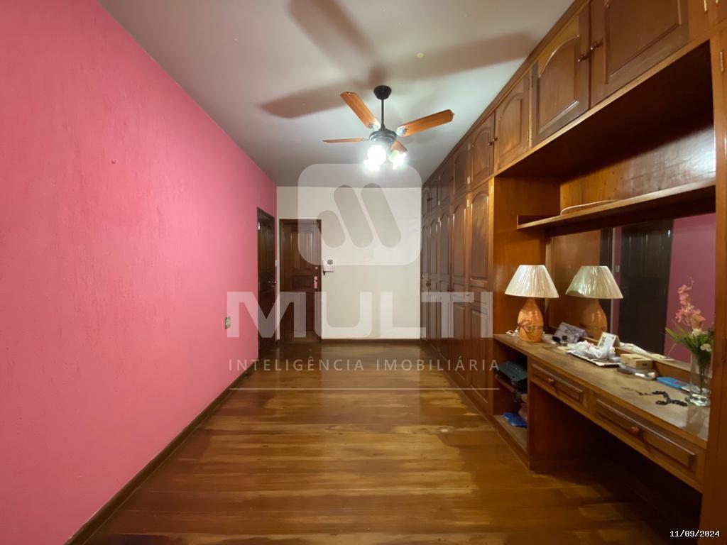 Casa à venda com 4 quartos, 238m² - Foto 14