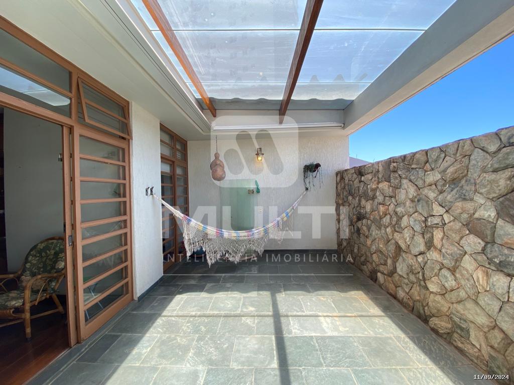 Casa à venda com 4 quartos, 238m² - Foto 16