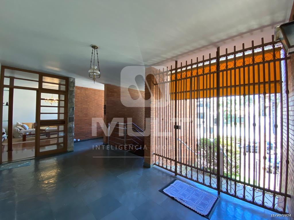 Casa à venda com 4 quartos, 238m² - Foto 21