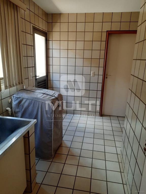 Casa à venda com 3 quartos, 470m² - Foto 4