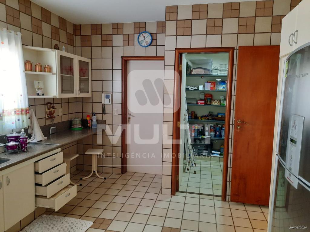 Casa à venda com 3 quartos, 470m² - Foto 5