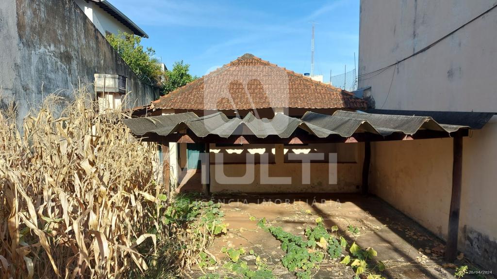 Terreno à venda com 1 quarto, 169m² - Foto 1
