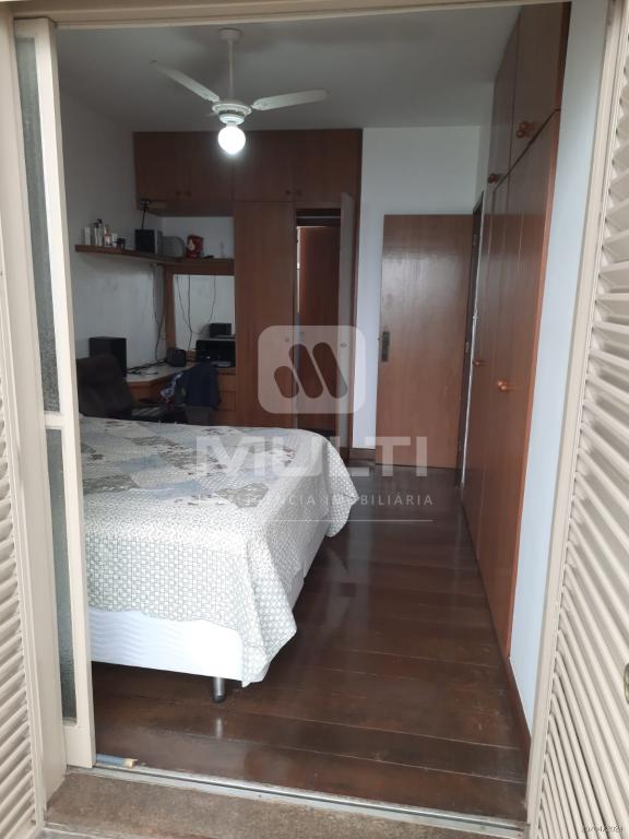 Casa à venda com 3 quartos, 210m² - Foto 6