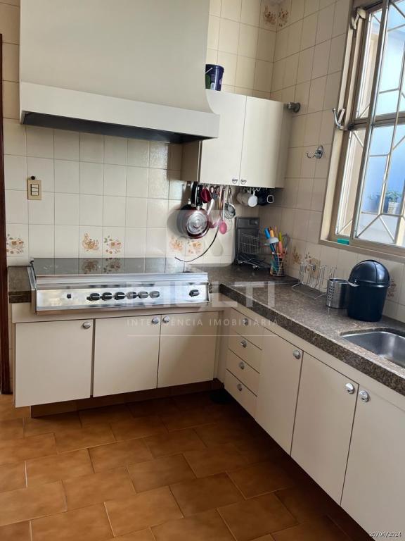 Casa à venda com 3 quartos, 210m² - Foto 9