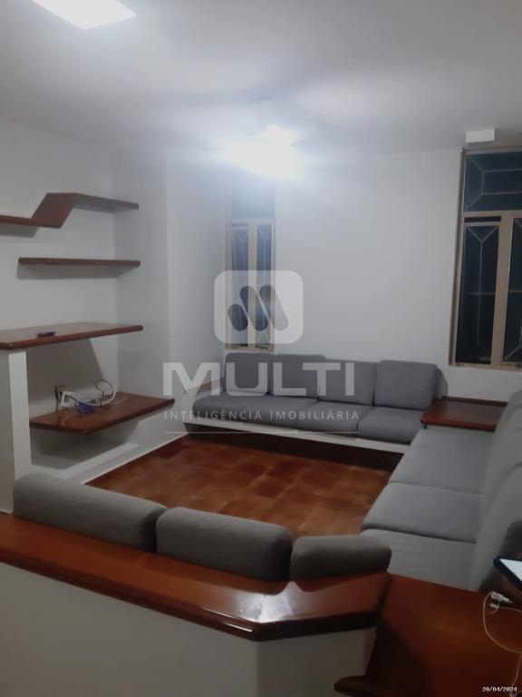 Casa à venda com 3 quartos, 210m² - Foto 12
