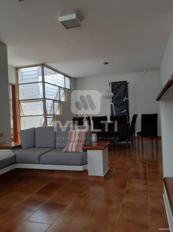 Casa à venda com 3 quartos, 210m² - Foto 17