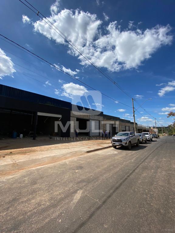 Depósito-Galpão-Armazém à venda com 1 quarto, 216m² - Foto 2