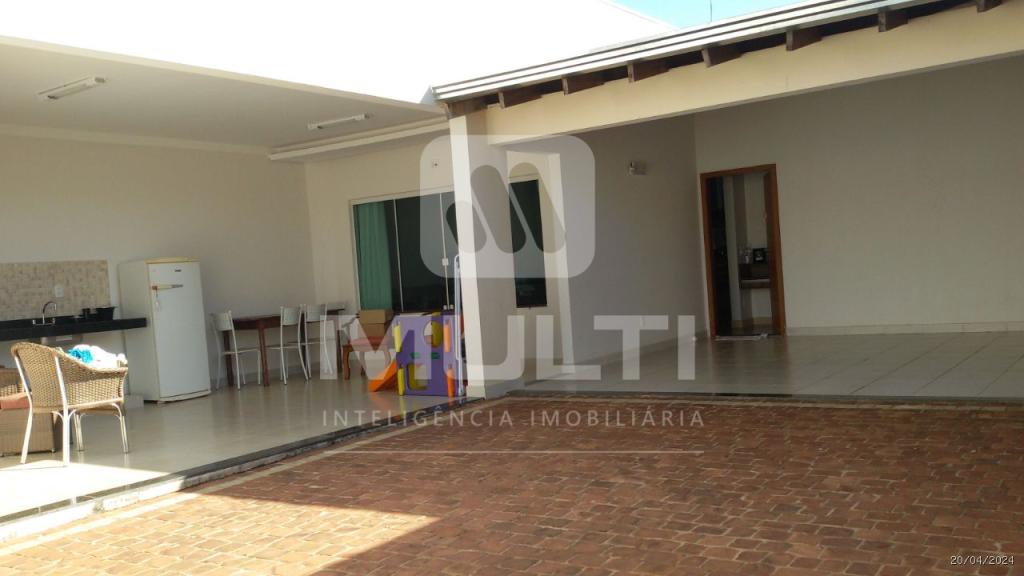 Casa, 3 quartos, 180 m² - Foto 1