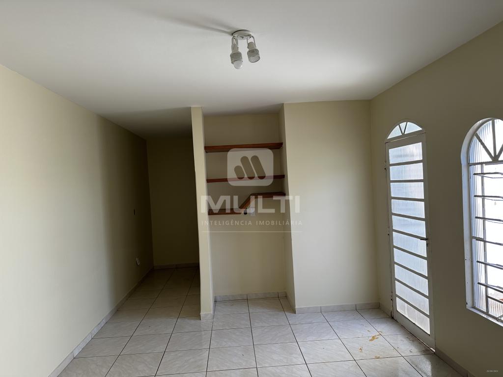 Casa à venda com 3 quartos, 202m² - Foto 4