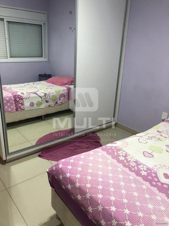 Casa à venda com 3 quartos, 266m² - Foto 2