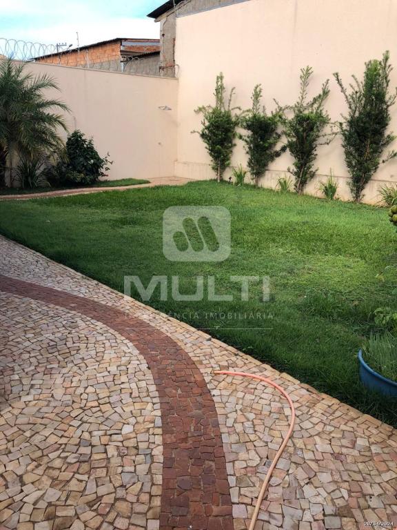 Casa à venda com 3 quartos, 266m² - Foto 5