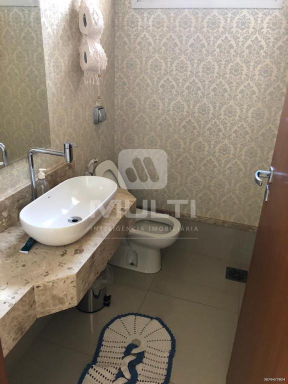 Casa à venda com 3 quartos, 266m² - Foto 21
