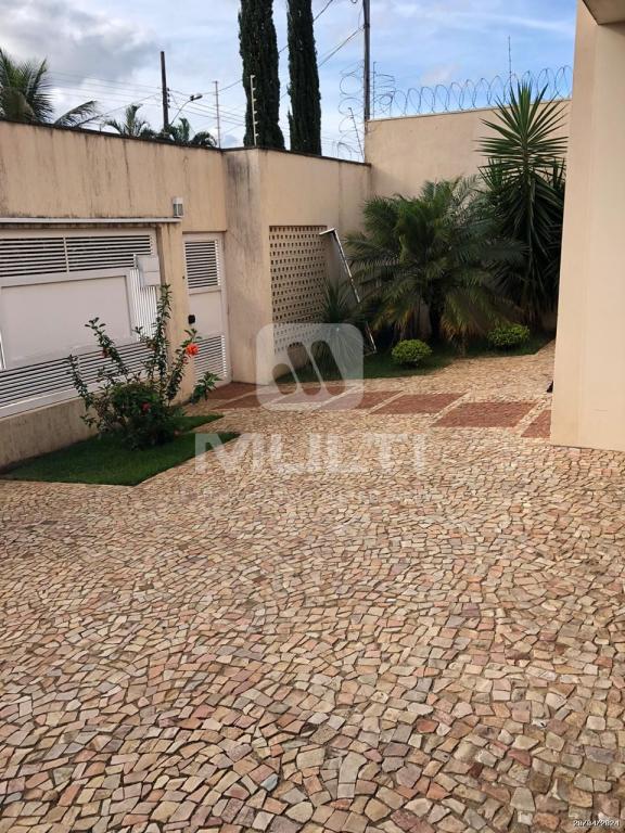 Casa à venda com 3 quartos, 266m² - Foto 25