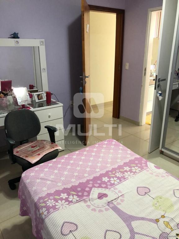 Casa à venda com 3 quartos, 266m² - Foto 26