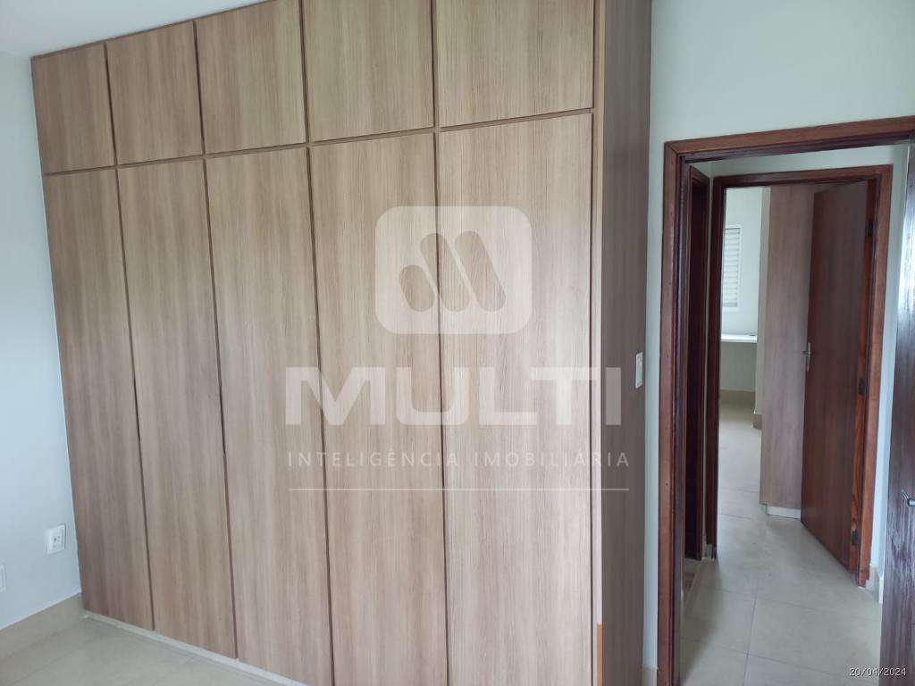Apartamento à venda com 2 quartos, 75m² - Foto 3
